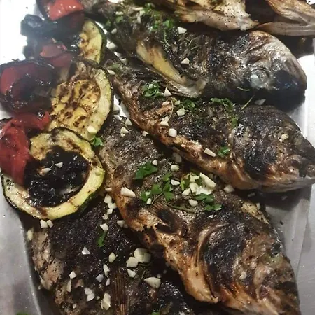 Szálloda And Pansion M&r 2*