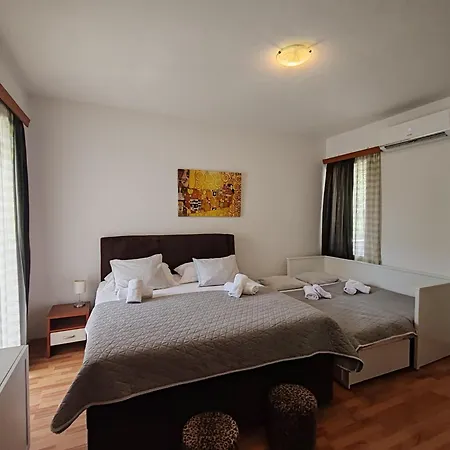 And Pansion M&r Szálloda