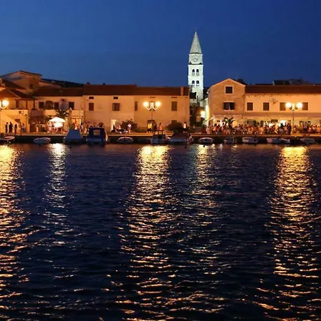 Hotel And Pansion M&r Turanj