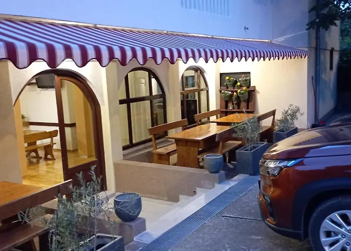 And Pansion M&r Hotel Turanj