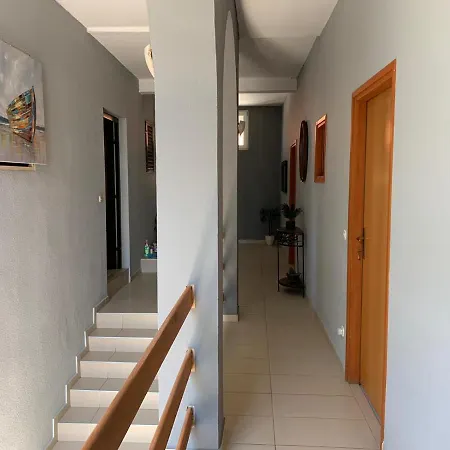 Hotel And Pansion M&r Turanj