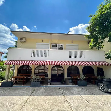 And Pansion M&r Hotel Turanj