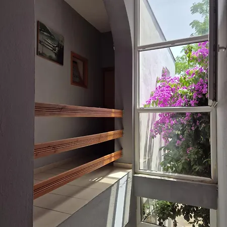 فندق And Pansion M&r 2*