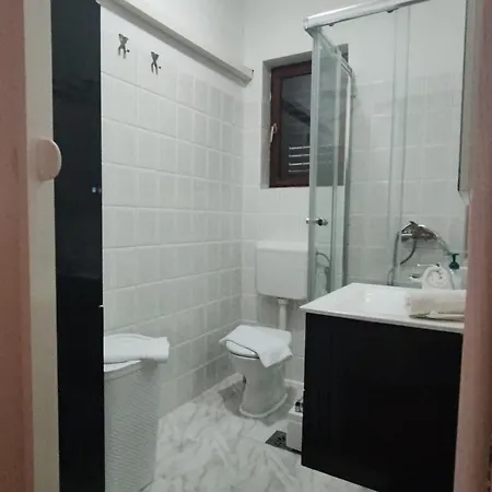 Hotel And Pansion M&r 2*