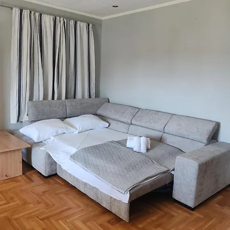 And Pansion M&r فندق