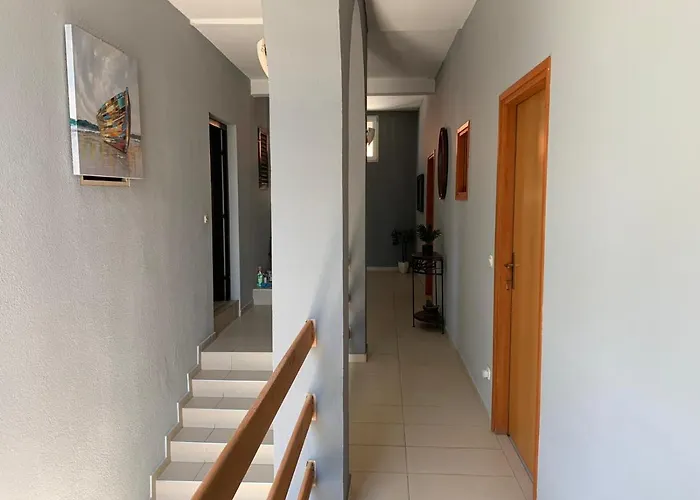 Hotel And Pansion M&r Turanj