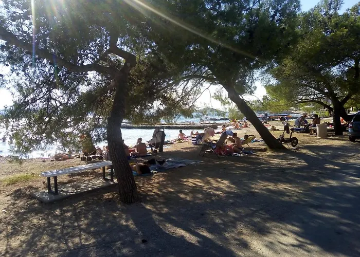 Hotel And Pansion M&r