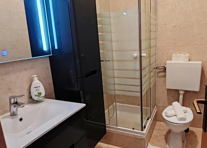 Hotel And Pansion M&r 2*