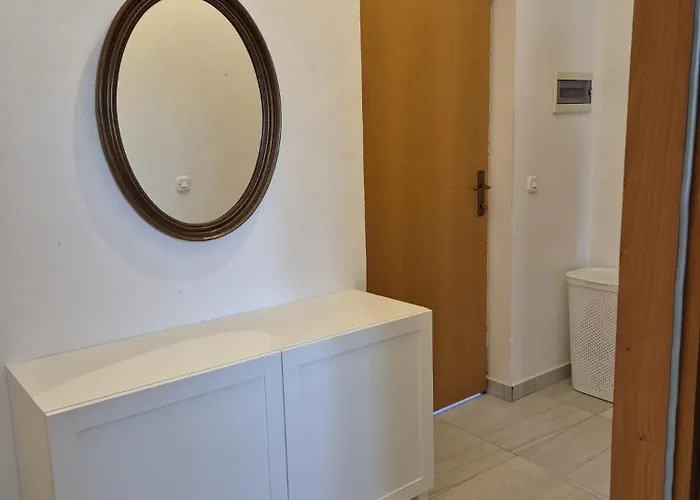 Hotel And Pansion M&r