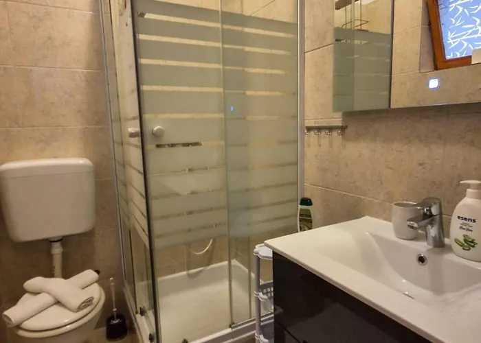 And Pansion M&r Отель 2*