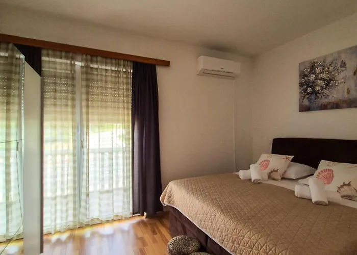 And Pansion M&r Hotel 2*