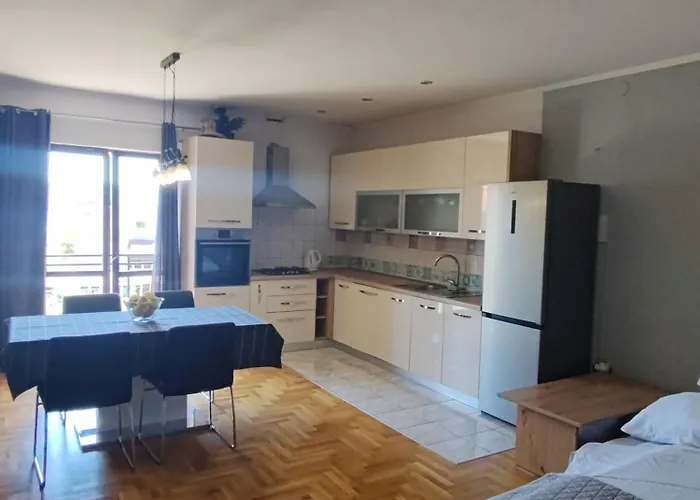 Hotel And Pansion M&r 2*