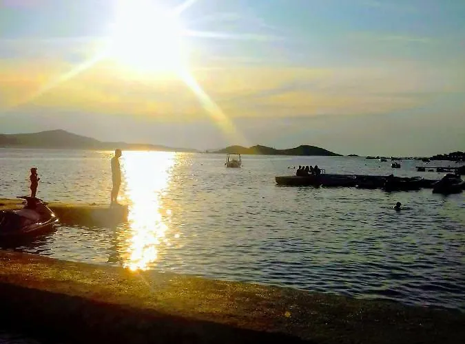 Hotel And Pansion M&r